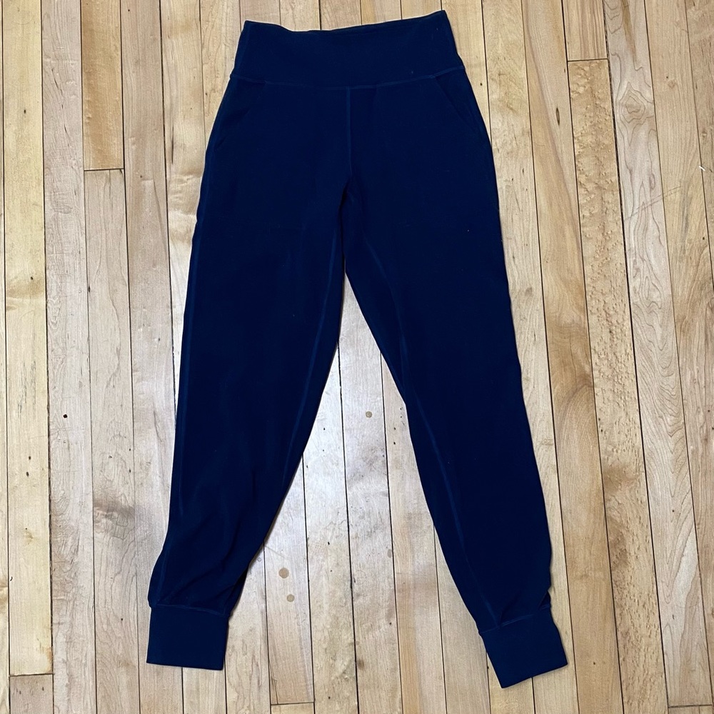 Lululemon Align Joggers 28” size 4